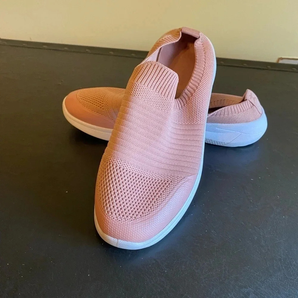 Danskin  Women’s Calming Slip On Sneaker Blush Size 8.5M, Comfy Walking Shoes.